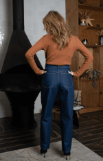 kristina-jusupova-dzhinsy-mom-elisha-c-razmer-42-52-rost-162-166-2023.png