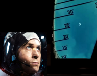 0. Армстронг смотрит на луну 2.png